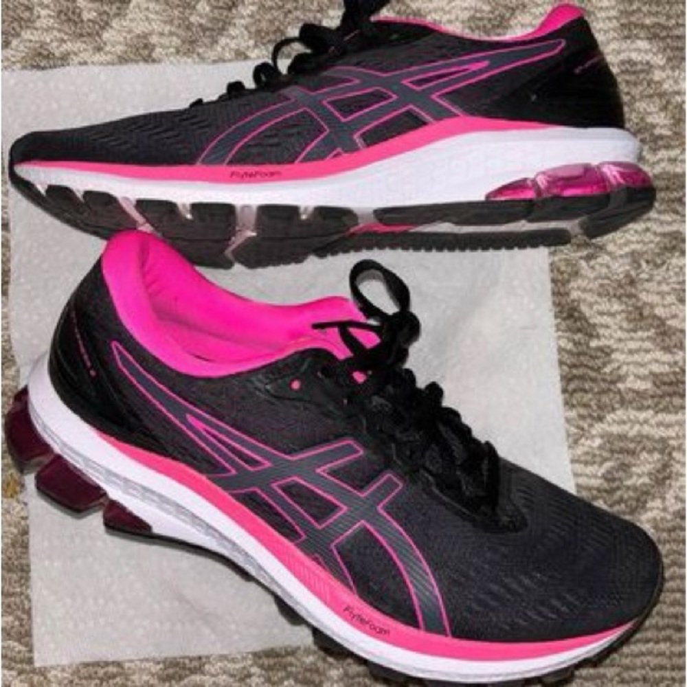 women’s asics shoes